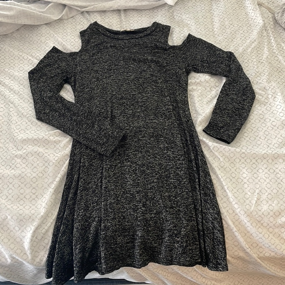 shoulder cut out dress